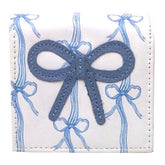 Necessaire íntima Laço Rococó Estampa Listra de Laços em Couro Personalizado