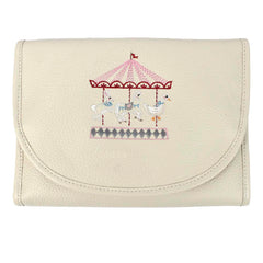 Necessaire Porta Laço Bordado Carrossel em Couro Personalizada
