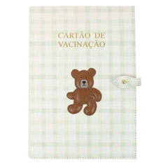 Porta Cartão de Vacina Collab Mariana Jabur Urso Teddy Estampa Xadrez Verde em Couro Personalizado